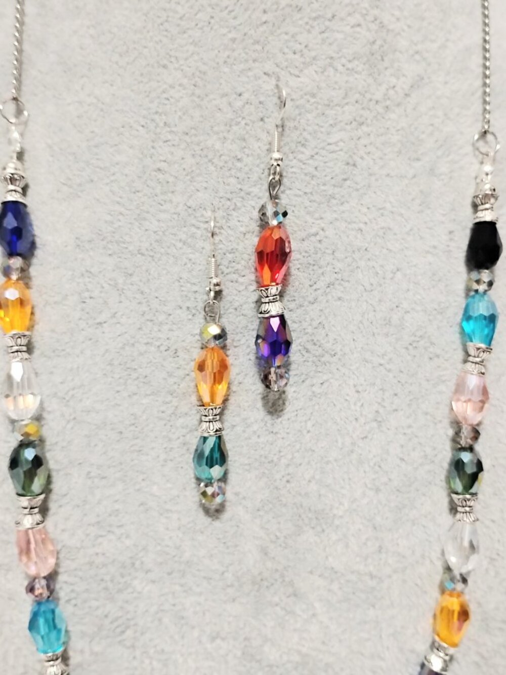 Matching Set Fashion Jewelry 31" Colorful Glass Teardrop Necklace & Earrings - Picture 4 of 8